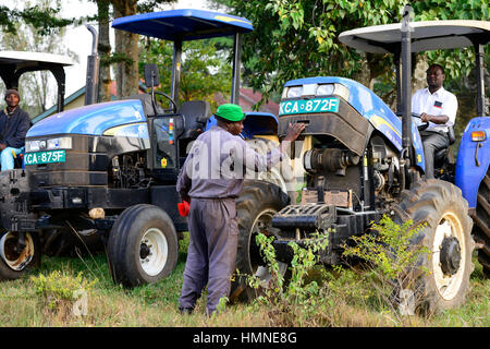 Kenia, Grafschaft Kakamega, Bukura, ATDC Agricultural Technology Development Center, New Holland Traktor / KENIA, ATDC Landwirtschaftliches Ausbildungstyp Institut, Traktoren Stockfoto