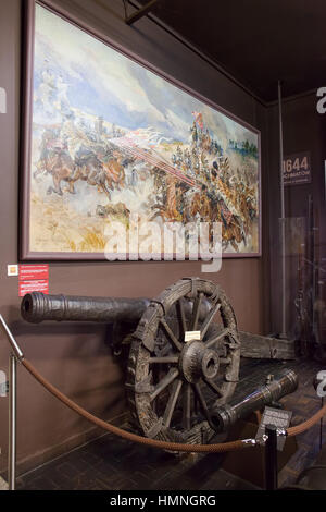 Schlacht von Siege Malerei und 17.Jahrhundert Kanone im polnischen Armee-Museum in Warschau, Polen, Europa Stockfoto