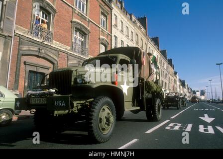 Normandie (Frankreich), Kriegsveteranen und Sammler von Vintage Militärfahrzeuge teilnehmen die jährliche Zeremonien für das Gedenken an die Landung der Alliierten Juni 1944 Stockfoto