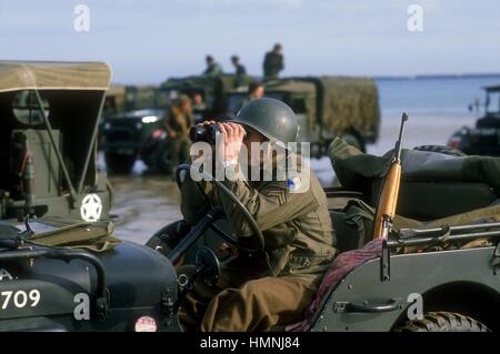 Normandie (Frankreich), Kriegsveteranen und Sammler von Vintage Militärfahrzeuge teilnehmen die jährliche Zeremonien für das Gedenken an die Landung der Alliierten Juni 1944 Stockfoto