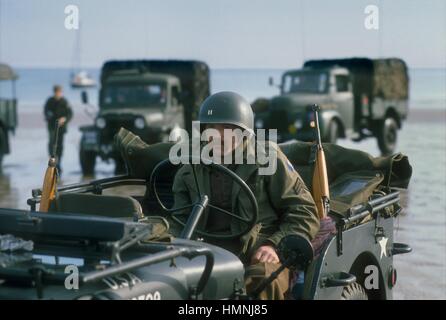 Normandie (Frankreich), Kriegsveteranen und Sammler von Vintage Militärfahrzeuge teilnehmen die jährliche Zeremonien für das Gedenken an die Landung der Alliierten Juni 1944 Stockfoto