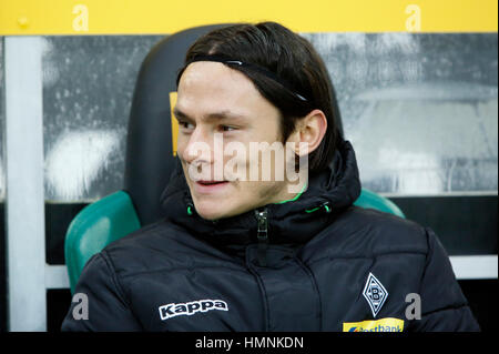 Sport, Fußball, Bundesliga, 2016/2017, Borussia Moenchengladbach vs. SC Freiburg 3:0, Borussia-Park-Stadion, Spieler Bank, Nico Schulz (MG) Stockfoto