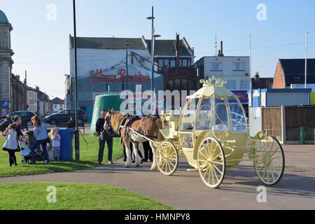 Great Yarmouth Norfolk, Großbritannien - 25. Oktober 2016: Cinderella Kutsche von Great Yarmouth direkt am Meer Stockfoto