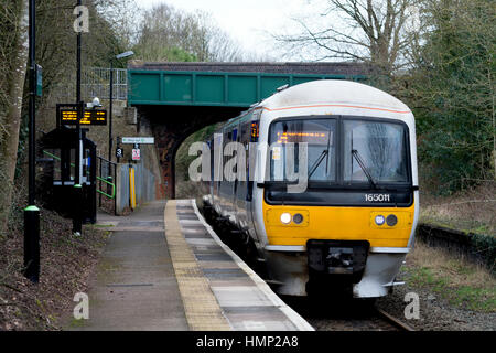 Chiltern Railways trainieren bei Claverdon Railway Station, Warwickshire, England, UK Stockfoto