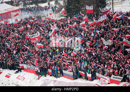 ZAKOPANE, Polen - 23. Januar 2016: FIS-Skisprung-Weltcup in Zakopane-o/p-fans Stockfoto