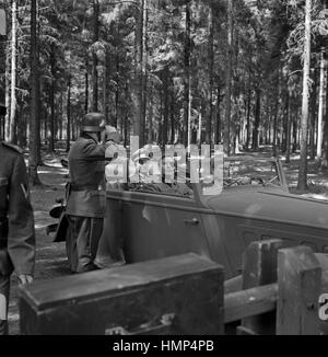 Claus Graf Stauffenberg, Dokumentation, Fernsehfilm, Deutschland 1970, Regie: Rudolf Nussgruber, Monia: Horst Naumann (Mit Augenklappe) Stockfoto