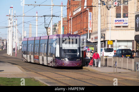 Blackpool Straßenbahn Promenade Stockfoto