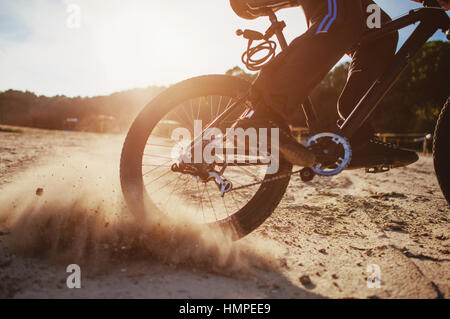 Mann auf einem Fahrrad Stockfoto