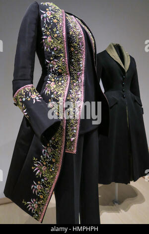 Meisterwerke: Auspacken Fashion Ausstellung im Metropolitan Museum of Art, Costume Institute, New York, USA Stockfoto