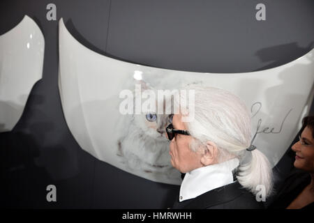 Berlin, Deutschland. 3. Februar 2015. 3. Februar 2015 - Berlin, Deutschland - Karl Lagerfeld besucht die "Corsa Karl Und Choupette" Vernissage. Bildnachweis: Timm/Gesicht zu Gesicht/AdMedia Credit: Timm/AdMedia/ZUMA Draht/Alamy Live News Stockfoto