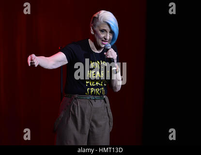 Hollywood, Florida, USA. 4. Februar 2017. Komiker Lisa Lampanelli führt im Hard Rock Live im Seminole Hard Rock Hotel & Casino – Hollywood am 4. Februar 2017 in Hollywood, Florida. Bildnachweis: Mpi10/Medien Punch/Alamy Live-Nachrichten Stockfoto