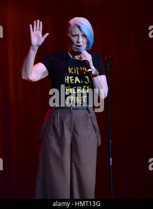 Hollywood, Florida, USA. 4. Februar 2017. Komiker Lisa Lampanelli führt im Hard Rock Live im Seminole Hard Rock Hotel & Casino – Hollywood am 4. Februar 2017 in Hollywood, Florida. Bildnachweis: Mpi10/Medien Punch/Alamy Live-Nachrichten Stockfoto