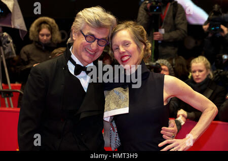 Berlin, Deutschland. 10. Februar 2015. 10. Februar 2015 - Berlin, Deutschland - Wim Wenders, Frau Donata. "Alles wird gut sein '' während der 65. Filmfestspiele Berlinale Premiere. Bildnachweis: Ralle/Gesicht zu Gesicht/AdMedia Credit: Ralle/AdMedia/ZUMA Draht/Alamy Live News Stockfoto