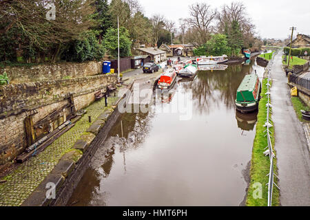 Die Union Canal in Linlithgow Kanal-Becken in Linlithgow Schottland nach Ablassen von schottischen Kanäle für Wartungszwecke. Stockfoto