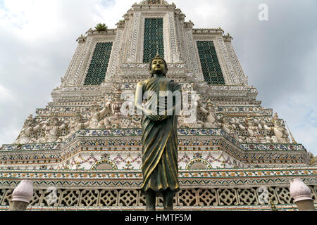 Buddha-Statue, Wat Arun, Bangkok, Thailand, Asien |   Buddha-Statue, Wat Arun, Bangkok, Thailand, Asien Stockfoto