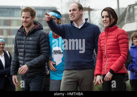 London, UK. 5. Februar 2017. Der Herzog und die Herzogin von Cambridge und Prinz Harry schließe einen Trainingstag auf der Queen Elizabeth Olympic Park die Teilnahme für die Köpfe zusammen, die offizielle Charity des Jahres 2017 London Marathon Läufer. © Guy Corbishley/Alamy Live-Nachrichten Stockfoto