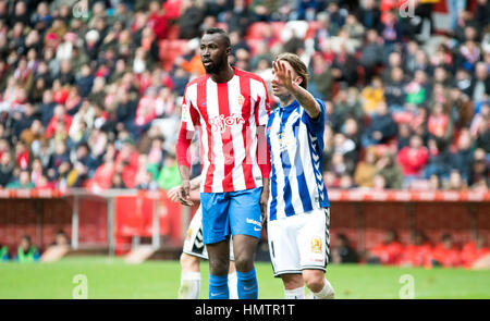 Gijón, Spanien. 5. Februar 2017. Lacina Traore (Forward, Sporting Gijon) in der 21. Vorrundenspiel der Saison 2016/2017 der spanischen Liga "La Liga" zwischen Real Sporting de Gijon und Deportivo Alaves Molinón Stadion in Gijon, Spanien. Bildnachweis: David Gato/Alamy Live-Nachrichten Stockfoto