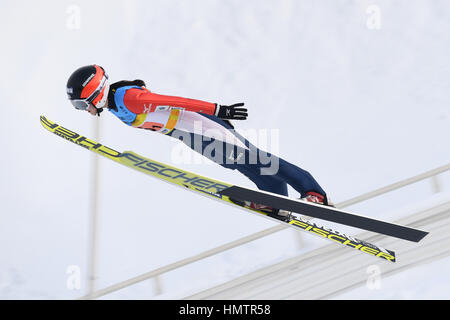 Almaty, Kasachstan. 5. Februar 2017. Yuka Kobayashi (JPN) auf den 28. Winter-Universiade Almaty 2017 Frauen Nationalmannschaft bei a. internationale Skisprung-Komplex in Almaty. Bildnachweis: AFLO SPORT/Alamy Live-Nachrichten Stockfoto