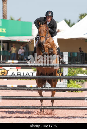 Wellington, USA. 4. Februar 2017. Andrew Kocher Fahrten während der SUNCAST $35.000 1,50 M Classic während des Winter Equestrian Festival in Palm Beach International Equestrian Center in Wellington, Florida. Bildnachweis: MediaPunch Inc/Alamy Live-Nachrichten Stockfoto