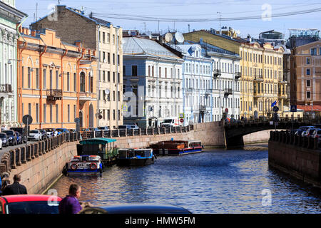 Kanäle und Kanalboote, St Petersburg, Russland Stockfoto