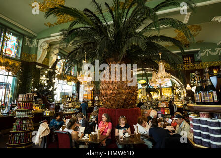 Yeliseev Food Hall, St. Petersburg, Russland Stockfoto