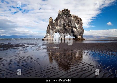 Markante Basaltgestein Hvítserkur bei Ebbe, Hvammstangi, Vatnsnes, North Island, Island Stockfoto