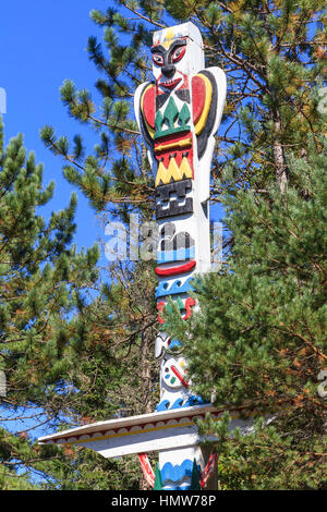 Totem Pole, Gedenkstätte für den Künstler Tom Thomson, Canoe Lake, Algonquin Provincial Park, Ontario, Kanada Stockfoto