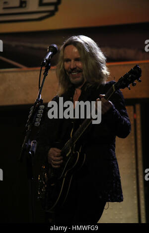 Styx und Don Felder Kick-off ihre Renegades in der Überholspur Leistung statt im venezianischen Theater innen das Venetian Hotel und Casino mit: Tommy Shaw, Styx wo: Las Vegas, Nevada, USA bei: 6. Januar 2017 Credit: DJDM/WENN.com Stockfoto