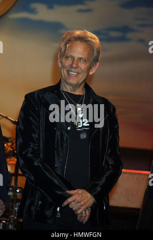 Styx und Don Felder Kick-off ihre Renegades in der Überholspur Leistung statt im venezianischen Theater innen das Venetian Hotel und Casino mit: Don Felder, wo Adler: Las Vegas, Nevada, USA bei: 6. Januar 2017 Credit: DJDM/WENN.com Stockfoto