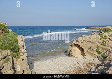 Transparent blau Wasser in ist es Strand, Oristano, Sardinien, Italien Stockfoto