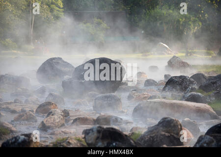 die heißen Quellen im Nationalpark Chae Son oder Jaesorn nördlich der Stadt Lampang in Nord-Thailand. Stockfoto