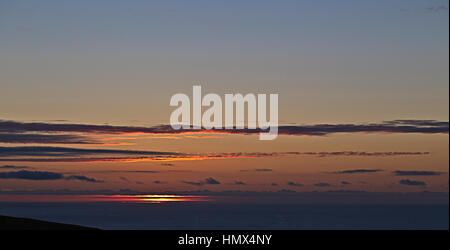 Sonnenuntergang über dem Meer von Sumburgh Head, Shetland, Schottland, Großbritannien. Stockfoto