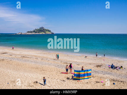 Vereinigtes Königreich, Südwest-England, Cornwall, Marazian, Blick auf St. Michaels Mount von Marazion Strand Stockfoto