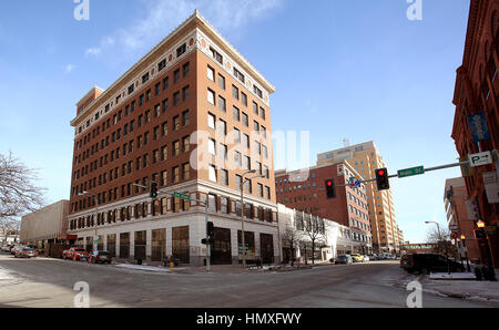 Davenport, Iowa, USA. 15. Dezember 2016. Der aktuelle Iowa'' Hotel im Bau im ehemaligen Gebäude der Putnam. Die derzeitige, kurz, wird das ehemalige Bürogebäude am 2. und wichtigsten Straßen in ein 78 Zimmern Kunst inspiriert, Boutique-Hotel verwandeln. Bildnachweis: Kevin E. Schmidt/Quad-Stadt-Zeiten / ZUMA Draht/Alamy Live News Stockfoto