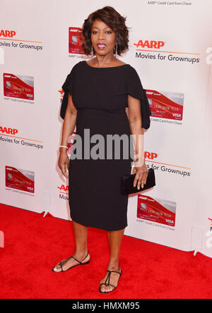 Los Angeles, USA. 6. Februar 2017. Alfre Woodard 192 Ankunft bei der 16. jährlichen AARP The Magazine Filme für Erwachsene Awards im Beverly Wilshire Four Seasons Hotel am 6. Februar 2017 in Beverly Hills, Stockfoto