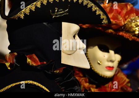 Karneval von Venedig schöne traditionelle Maske "Bauta" Stockfoto