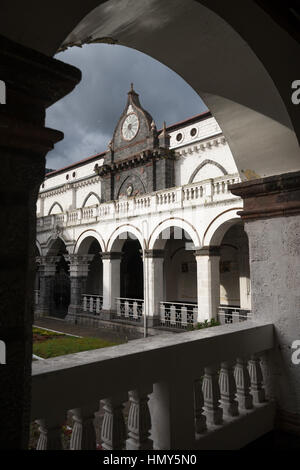 koloniale Architekturdetails in Banos Ecuador Stockfoto