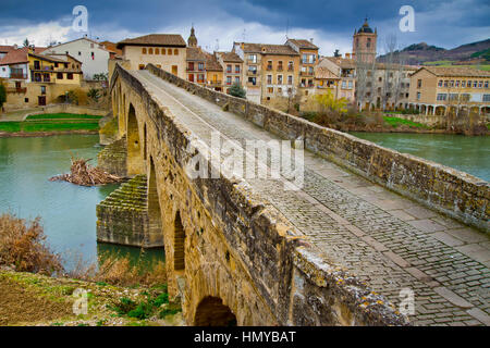 Pilger-Brücke. Puente la Reina. Navarra, Spanien. Stockfoto