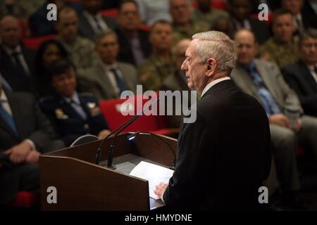 US-Verteidigungsminister James Mattis spricht auf der 33. jährlichen Dr. Martin Luther King Jr. Einhaltung im Pentagon Auditorium 25. Januar 2017 in Washington, DC. Stockfoto