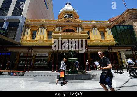 Die Adelaide Arcade ist eine der ältesten Einkaufszentren Adelaides. Stockfoto