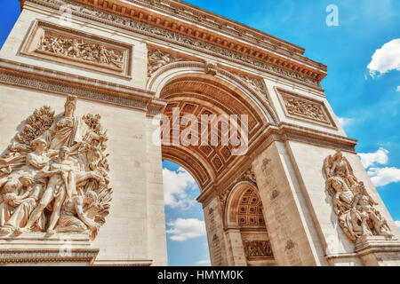 Formteile und Dekorationen auf dem Arc de Triomphe in Paris. Frankreich. Stockfoto