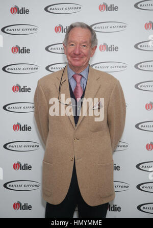 Michael Buerk Teilnahme an der Oldie of the Year Award bei Simpsons in Strand, Zentrum von London. Stockfoto