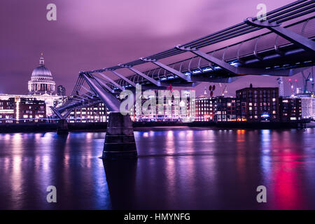 Millennium Bridge in London Stockfoto