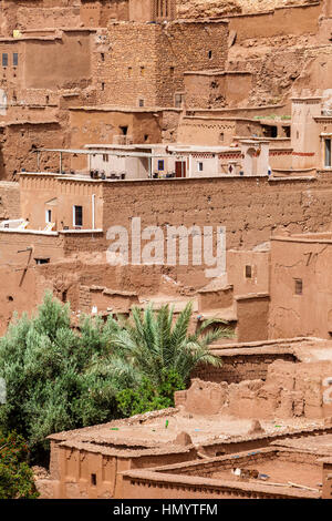 Marokko.  Ait Benhaddou Ksar, ein UNESCO-Welterbe.  Neubau Haus mitten in der Altstadt. Stockfoto