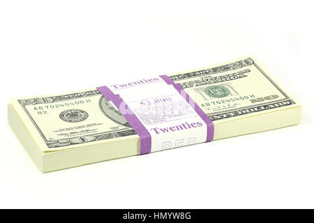 Bündel von 20 US-Dollar-Noten isoliert auf weißem Hintergrund Stockfoto