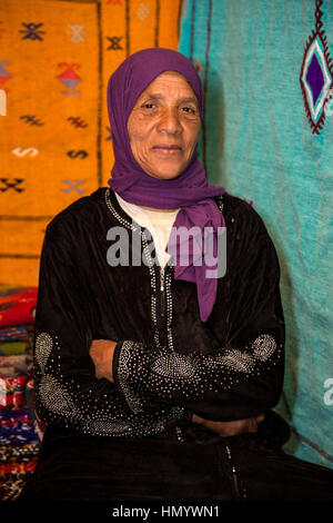 Marokko.  Amazigh Berber Frau, Ait Benhaddou Ksar, ein UNESCO-Welterbe. Stockfoto