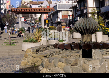 San Francisco, Kalifornien.  Origami-Brunnen, Japantown, Buchanan Street.  Ruth Asawa, Bildhauer, 1976. Stockfoto