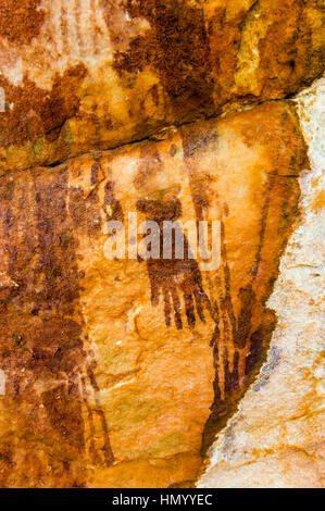 Alten Felsmalereien der Aborigines Gwion Gwion wissen auch als Bradshaw Felskunst schätzungsweise 50.000 Jahre alt. Stockfoto