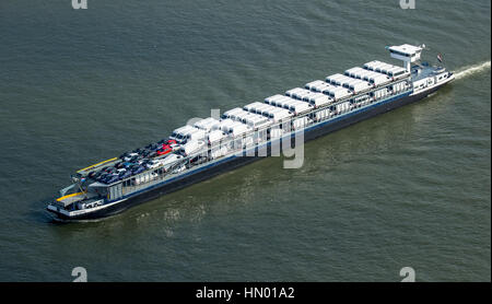 Forenso Frachtschiff, Auto-Frachter, Frachtschiff mit Klein-LKW, Binnenwasserstraßen, Rhein bei Rheinberg, Ruhrgebiet Stockfoto