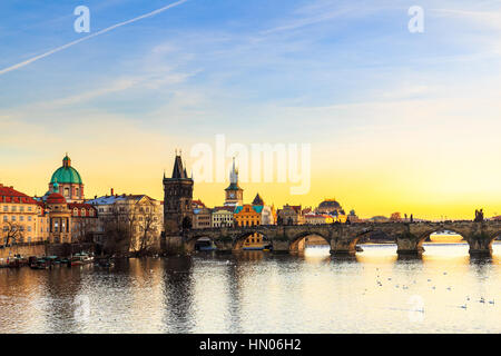 Karlsbrücke (Karluv Most) in Prag, Tschechische Republik Stockfoto
